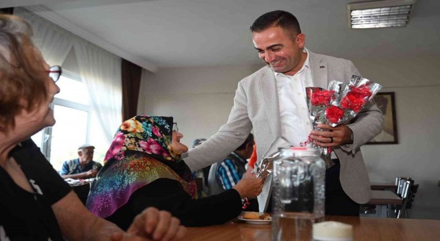 Başkan Erdoğan: Koca çınar yaşlılarımız baş tacımız