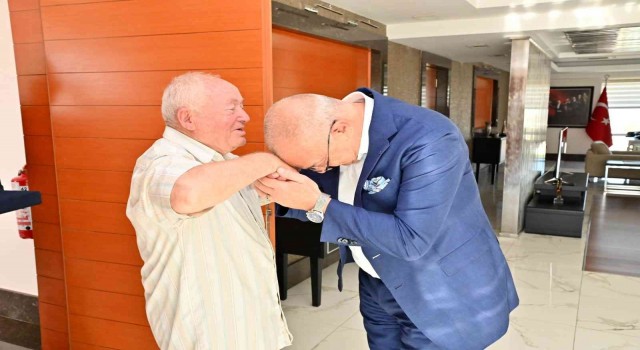 Başkan Ergünden Sadullah Bakkala teşekkür