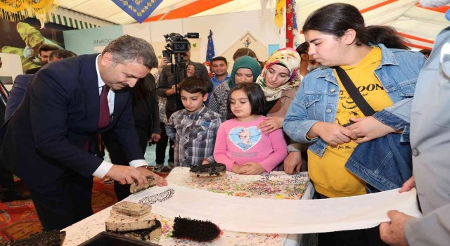 Başkan Eroğlu, Ankarada gençlerle bir araya geldi