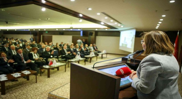 Başkan Şahin kamu ve özel sektörü bir araya getiren çalıştaya katıldı