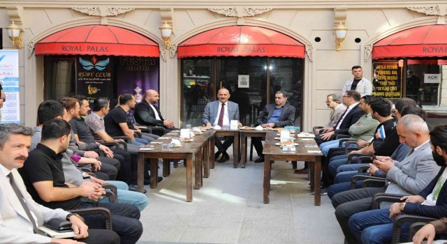 Başkan Vekili Aydından esnaf ziyareti