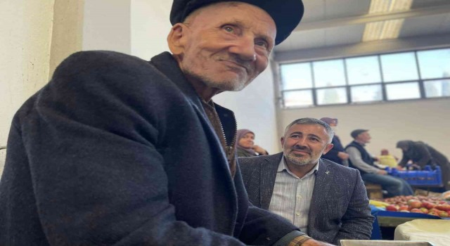 Başkan Yıldırım, pazar esnafıyla bir araya geldi