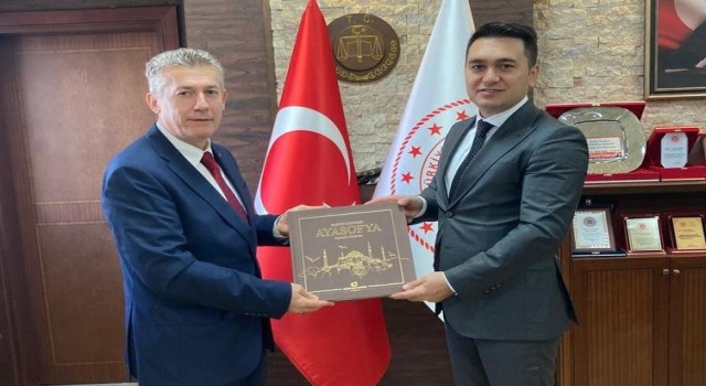 Başsavcı ve Rektöre Basının Gözünden Ayasofya kitabı