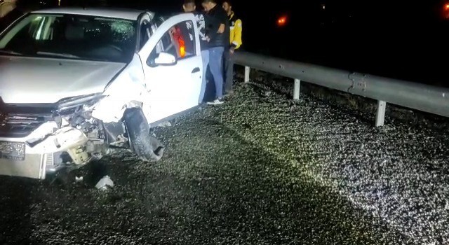 Batmanda otomobil bariyerlere çarparak durdu: 3 yaralı