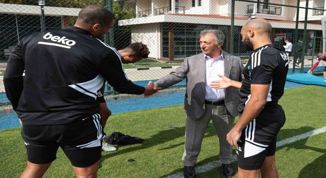 Beşiktaşta Başkan Çebi, Trabzonspor maçının hazırlıklarını takip etti