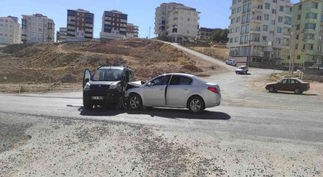 Besnide trafik kazası: 2 yaralı