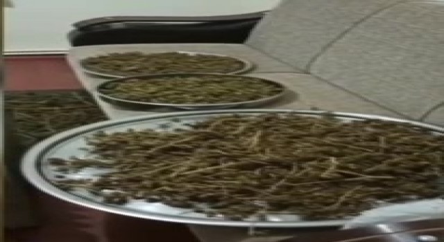 Beykozda mahallede yayılan kokunun izini süren polis, 7 kilo uyuşturucu buldu