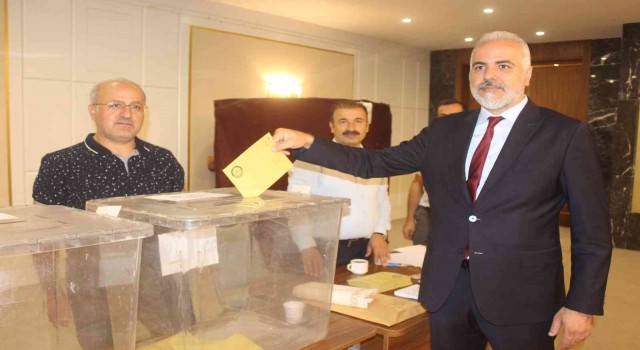 Bilal Doğan, yeniden baro başkanı seçildi
