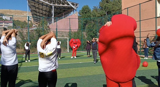 Bitlis İl Sağlık Müdürlüğünden “Kalbinizi Ödüllendirin” etkinliği