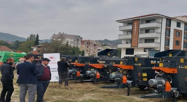 Boyabatta çiftçiye yüzde 70 hibeli makine