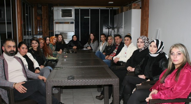 Bozüyükte bayan kuaför işletmecileri kendi aralarında toplantı yaptı