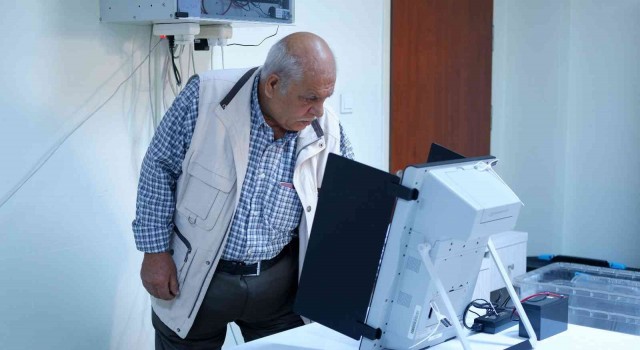Bulgaristan seçimleri için sandığa gittiler: İlk kez elektronik oylama gerçekleştiriliyor