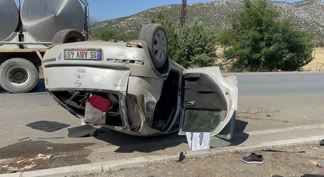 Burdurda iki otomobil çarpıştı: 4 yaralı