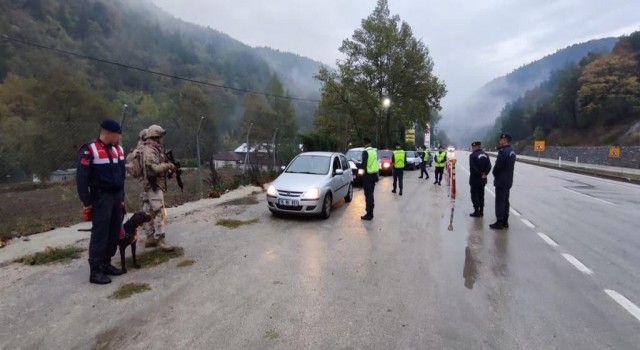 Bursada 379 jandarma ile Huzur Güven Uygulaması