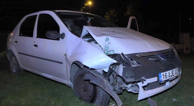 Bursada kontrolden çıkan araç bariyerlere çarptı