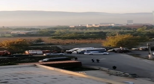 Bursada kontrolden çıkan araç dereye uçtu