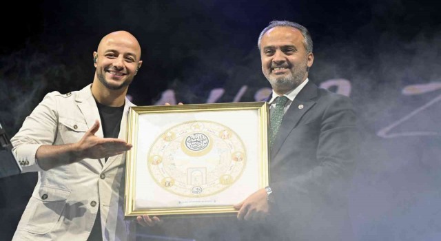 Bursada kültür sanat sezonu Maher Zainle açıldı