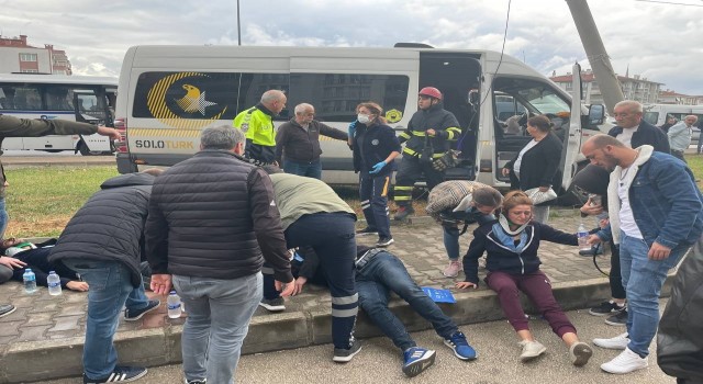 Bursada servis minibüsünde can pazarı...