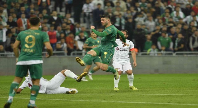 Bursasporda Kubilay Sönmez sakatlandı