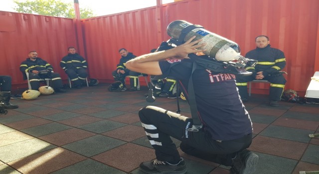 Büyükşehir itfaiyesi eğitimlerine devam ediyor