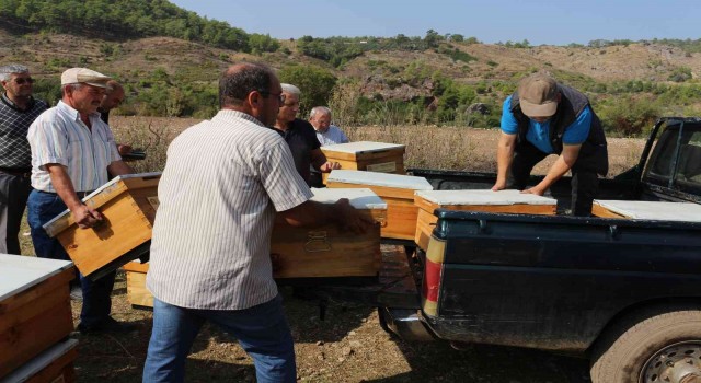 Büyükşehirden Serikli arıcılara kovan desteği