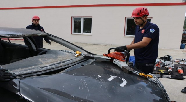 Büyükşehirin kurtarma timleri eğitimlerini sürdürüyor