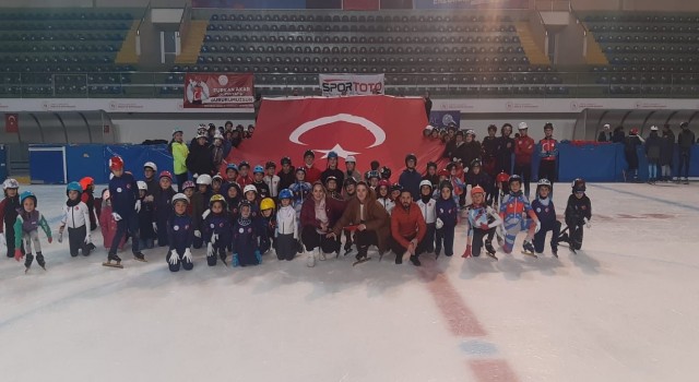 Buzda 29 Ekim coşkusu