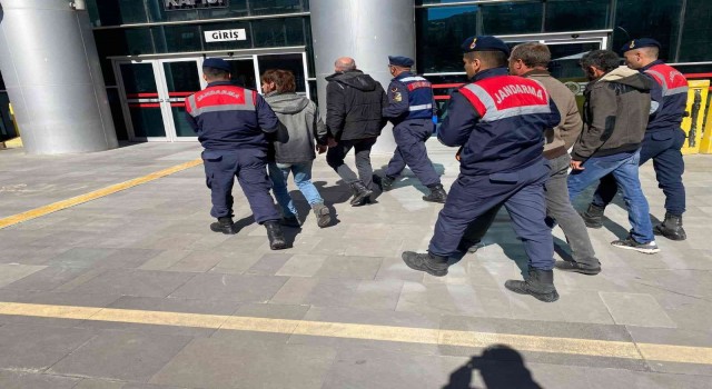 Çalıntı traktör ile yakalanan 4 şüpheliden 1i tutuklandı