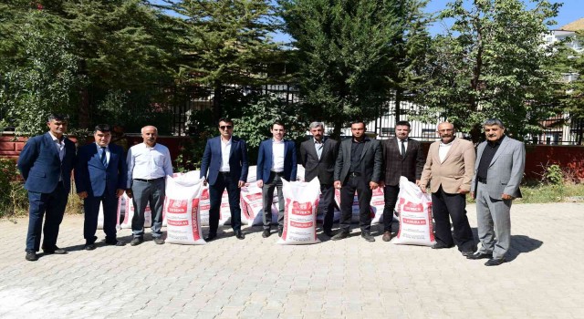 Çatakta yüzde 75 hibeli tohum dağıtımı