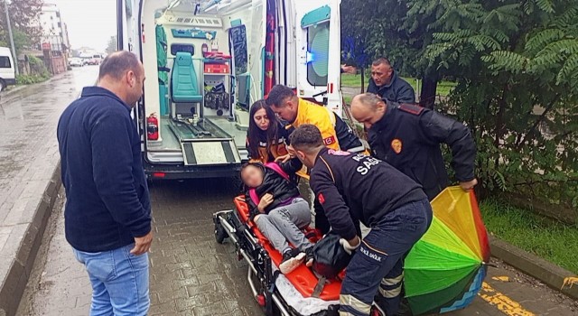 Çaycumada dereye düşen çocuk ekipleri alarma geçirdi