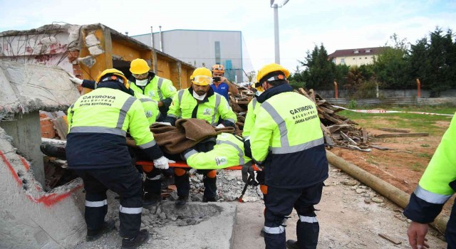 Çayırova Belediyesinin arama kurtarma ekibi kuruldu