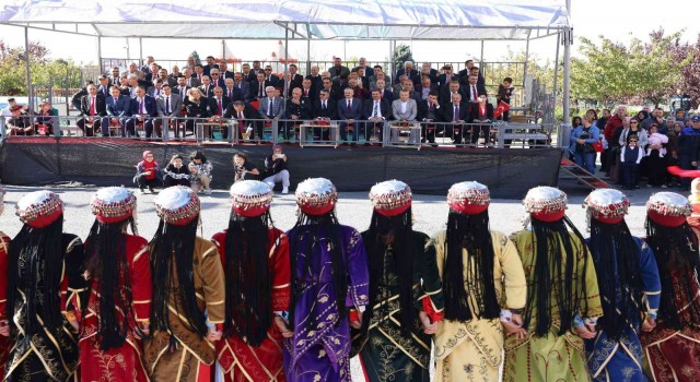 Çayırovada Cumhuriyet coşkusu çeşitli gösterilerle kutlandı