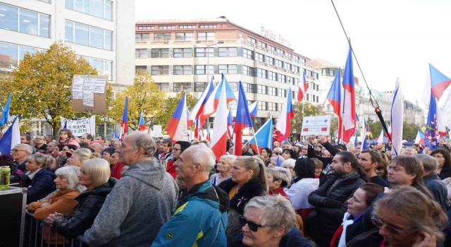Çekyada Rusyaya yapılan yaptırımlar protesto edildi