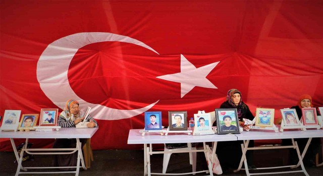 Çocuklarının kandırılmasından HDPyi sorumlu tutan aileler, evlat yolu gözlüyor