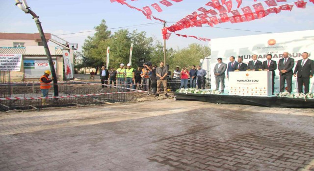 Cumhurbaşkanı Erdoğan canlı yayınla bağlandı, Diyarbakırda muhtarlık binası temeli atıldı