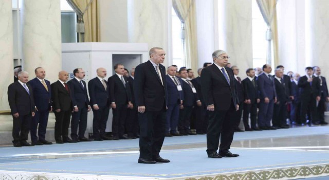 Cumhurbaşkanı Erdoğan, Kazakistanda resmi törenle karşılandı