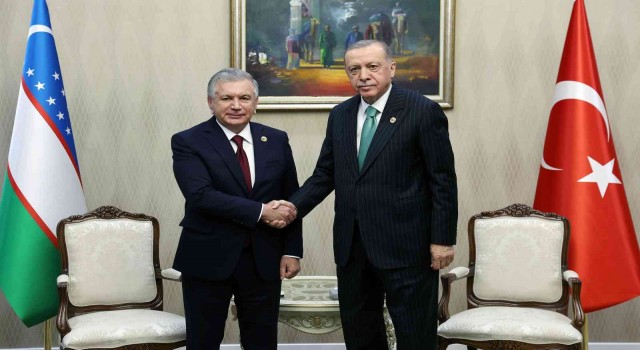 Cumhurbaşkanı Erdoğan, Özbekistanlı mevkidaşı Mirziyoyev ile görüştü