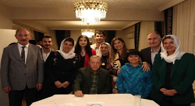 Cumhurbaşkanı Erdoğan, Silvanda Özalın oturduğu koltukta oturmak istedi