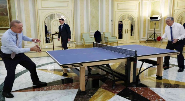 Cumhurbaşkanı Erdoğan, Tokayev ile masa tenisi oynadı