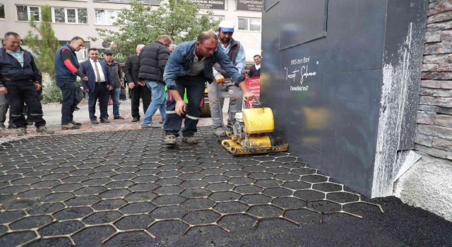 Cumhuriyet Caddesinde bakım çalışmaları