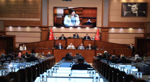 Cüneyt Arkının ismi Bağcılardaki erkek yurduna verildi