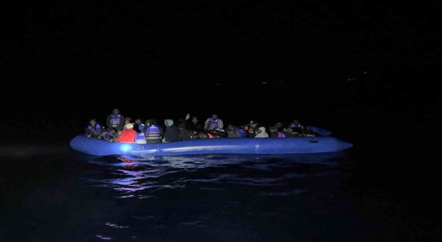 Datçada 35 düzensiz göçmen kurtarıldı
