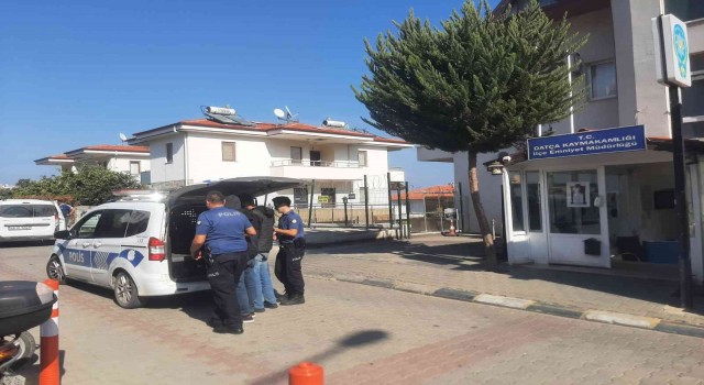 Datçada 4 göçmen kaçakçısı tutuklandı