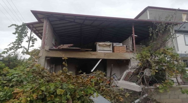 Denizlide doğalgaz patlamasında karı koca yaralandı