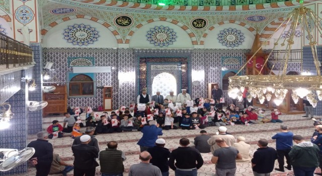 Denizlide Mevlit kandilinde camiler doldu