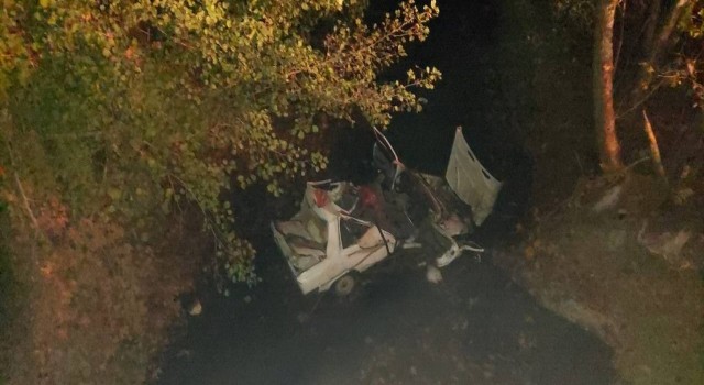 Dere yatağına uçan otomobil kazasında ölü sayısı 2 oldu