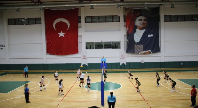 Derincespor Kulübü, Küçük Kızlar Voleybol Liginde ilk müsabakasına çıktı