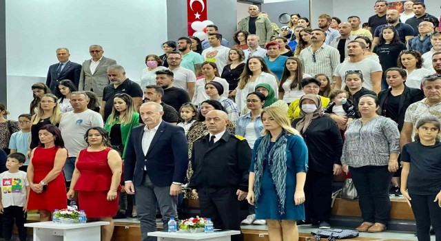 Didimde 29 Ekim kutlamaları çocukların gösterileri ile başladı