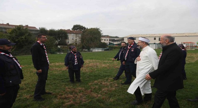 Diyanet İşleri Başkanı Erbaş, Fransada izcilik kampının açılışını yaptı