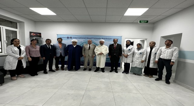 Diyanet İşleri Başkanı Erbaş, TDV Azerbaycan Bakü Türk Lisesini ziyaret etti